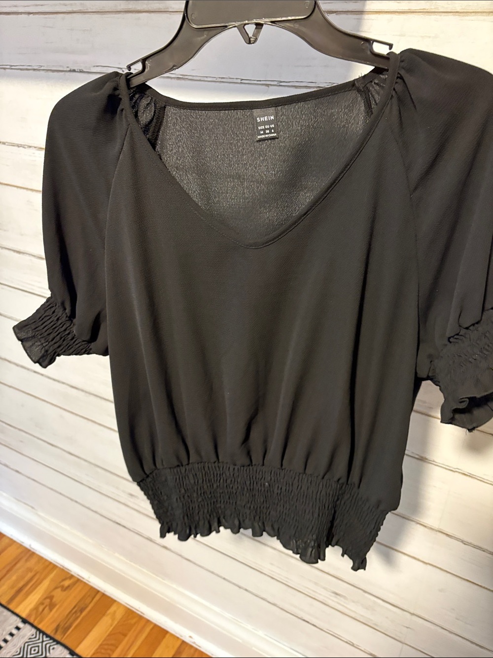 SHEIN Black V-Neck Smocked Waist & Cuff Puff Sleeve Blouse